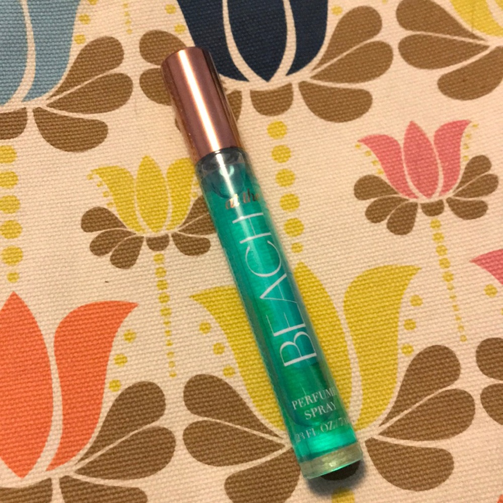 “at the BEACH” bath an body works spray